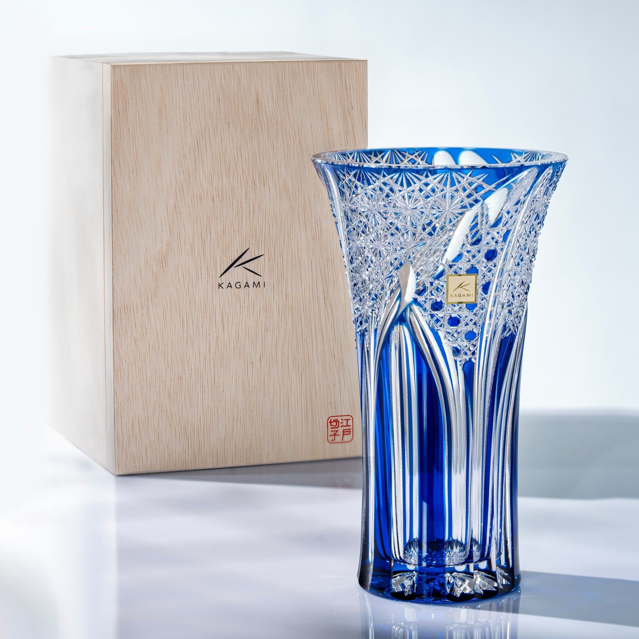  Bình hoa (lọ hoa) pha lê 'Sword Light' 20,6cm màu xanh cobalt được chế tác bởi nghệ nhân Junichi Nabetani | Kagami Crystal F452 - 2911-CCB 
