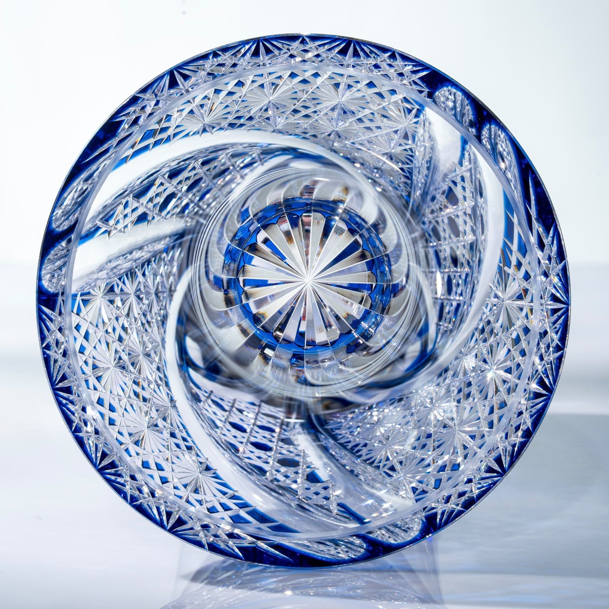  Bình hoa (lọ hoa) pha lê 'Sword Light' 20,6cm màu xanh cobalt được chế tác bởi nghệ nhân Junichi Nabetani | Kagami Crystal F452 - 2911-CCB 