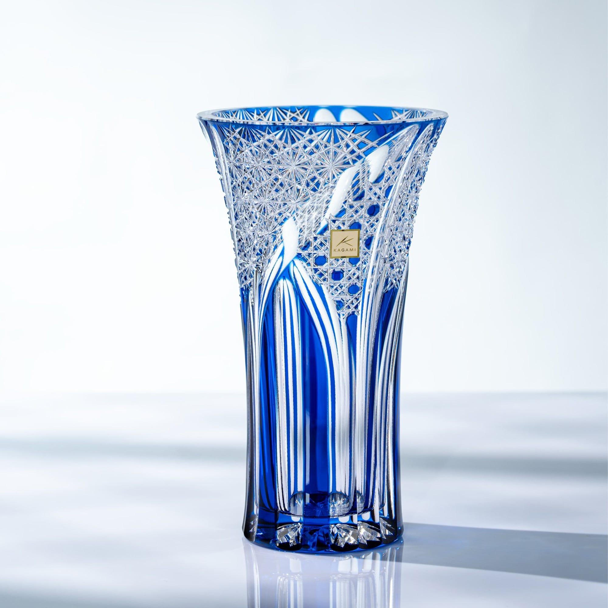  Bình hoa (lọ hoa) pha lê 'Sword Light' 20,6cm màu xanh cobalt được chế tác bởi nghệ nhân Junichi Nabetani | Kagami Crystal F452 - 2911-CCB 