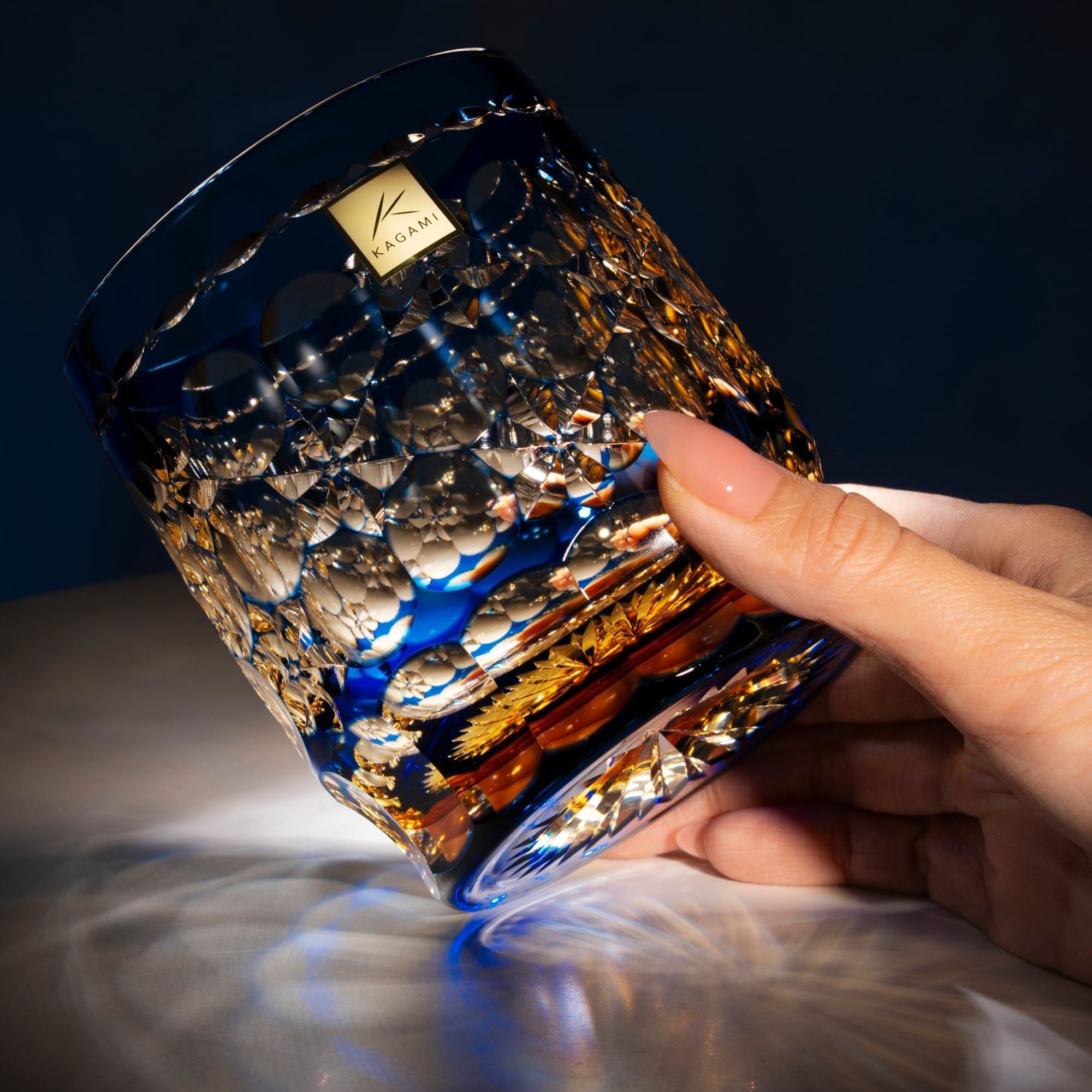 Ly pha lê rock glass Edo Kiriko 'Tamamai' 330ml xanh cobalt được chế tác bởi nghệ nhân Hideaki Shinozaki | Kagami Crystal T754 - 2708-WUB 