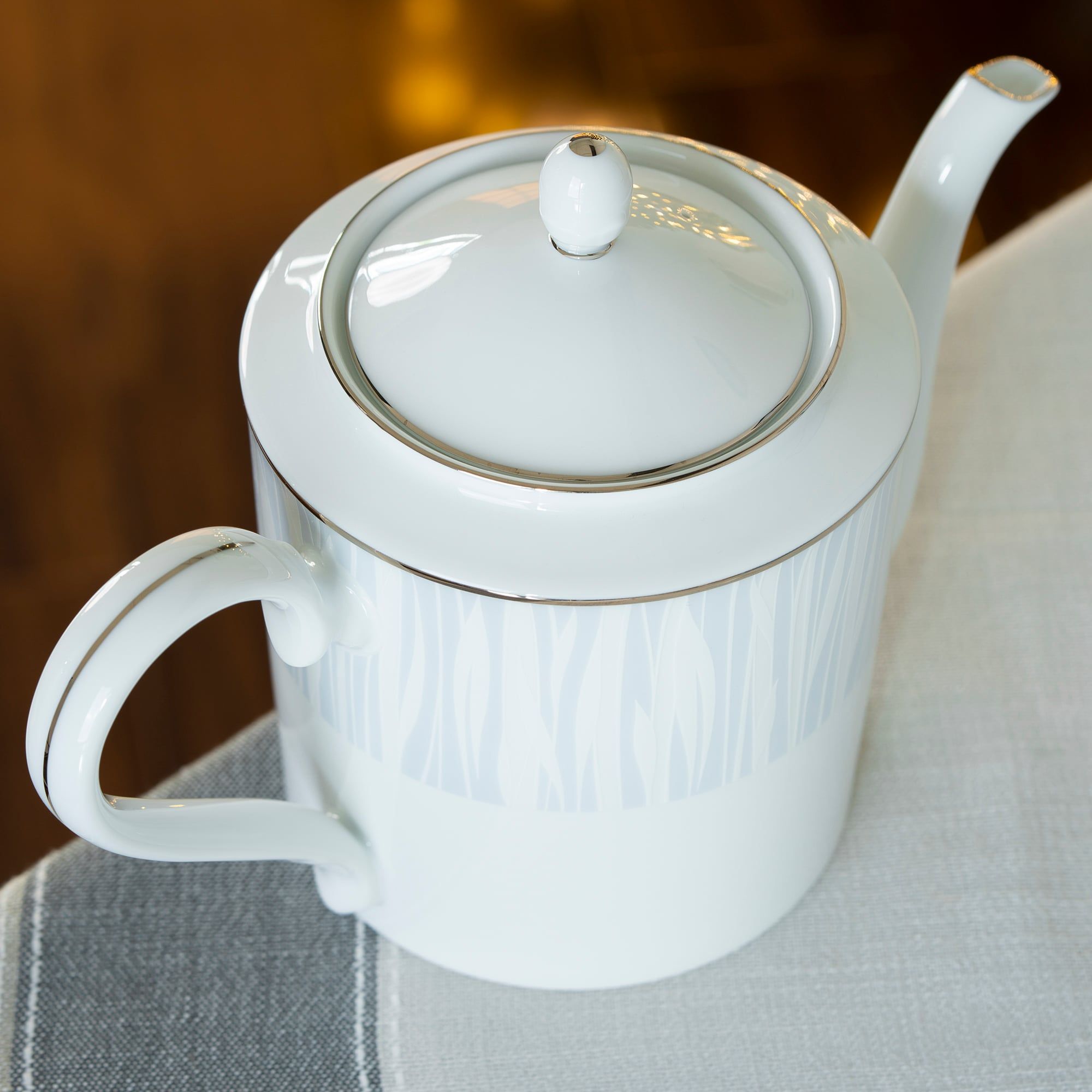  Bộ ấm chén uống trà (ấm 1.500ml, chén 240ml) 15 món sứ trắng | Glacier Platinum 1702L - T017A 
