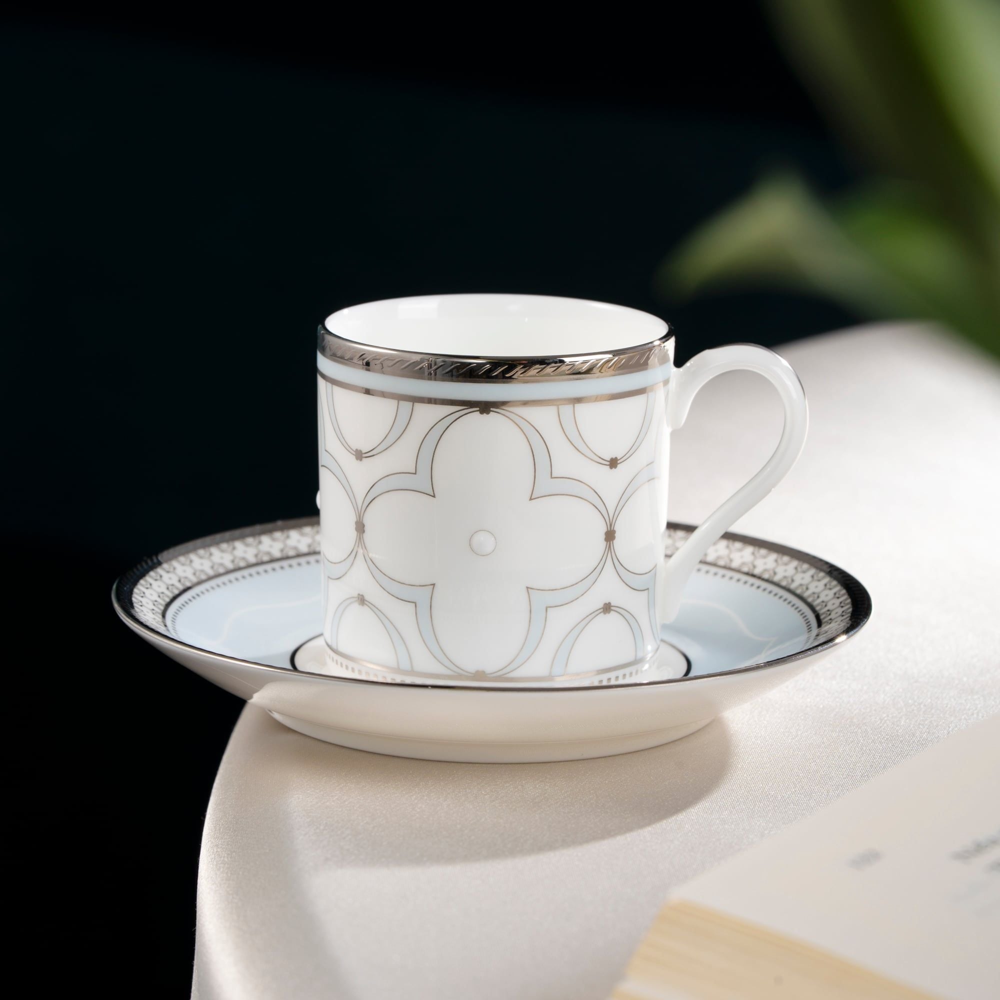  Bộ ấm chén uống trà nhỏ (ấm 650ml, chén 90ml) 13 món sứ xương | Trefolio Platinum 4957L - T014S 