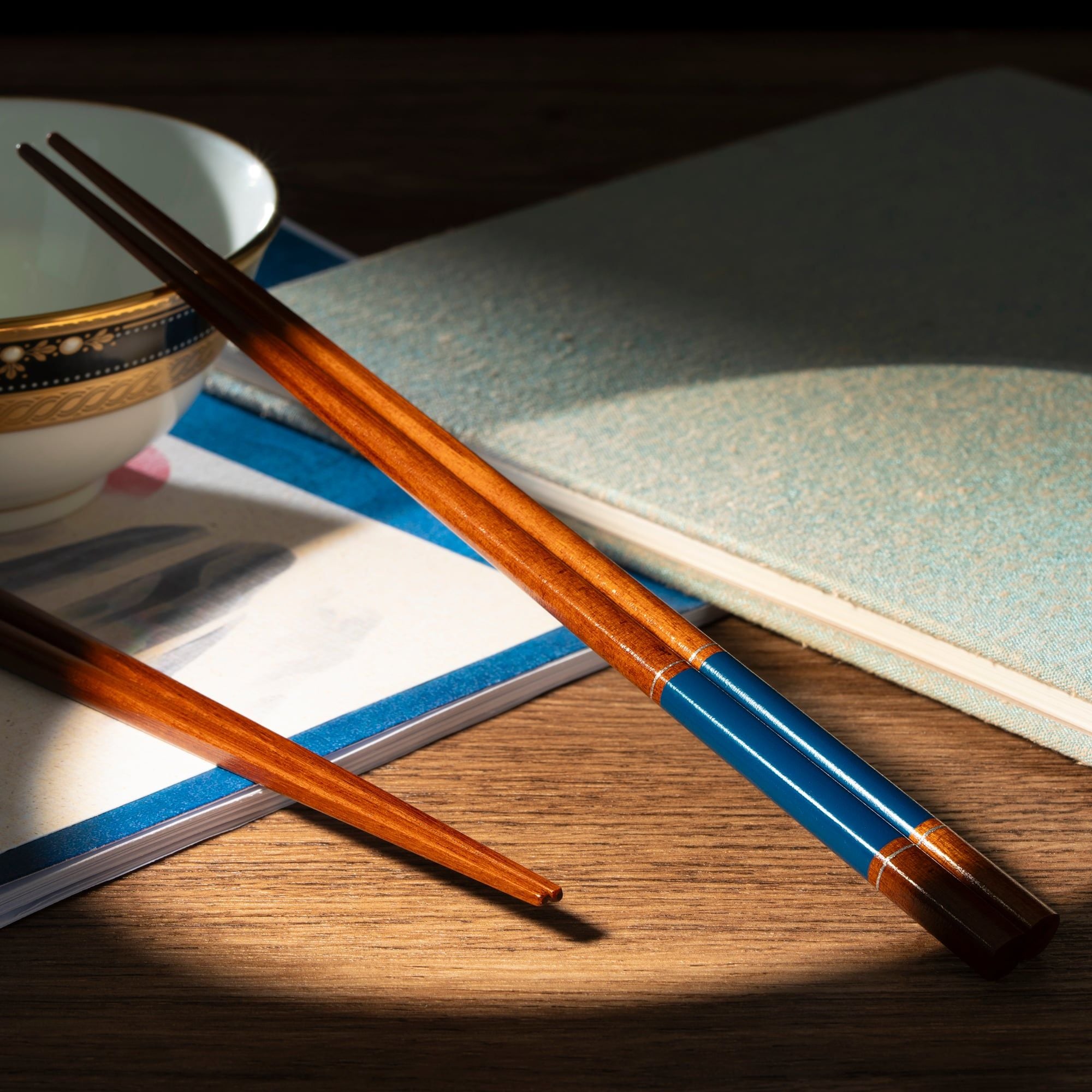  Đũa gỗ Nhật Genji (01 đôi) sơn mài viền xanh cobalt | Hyozaemon Chopstick 1115 - S-127 