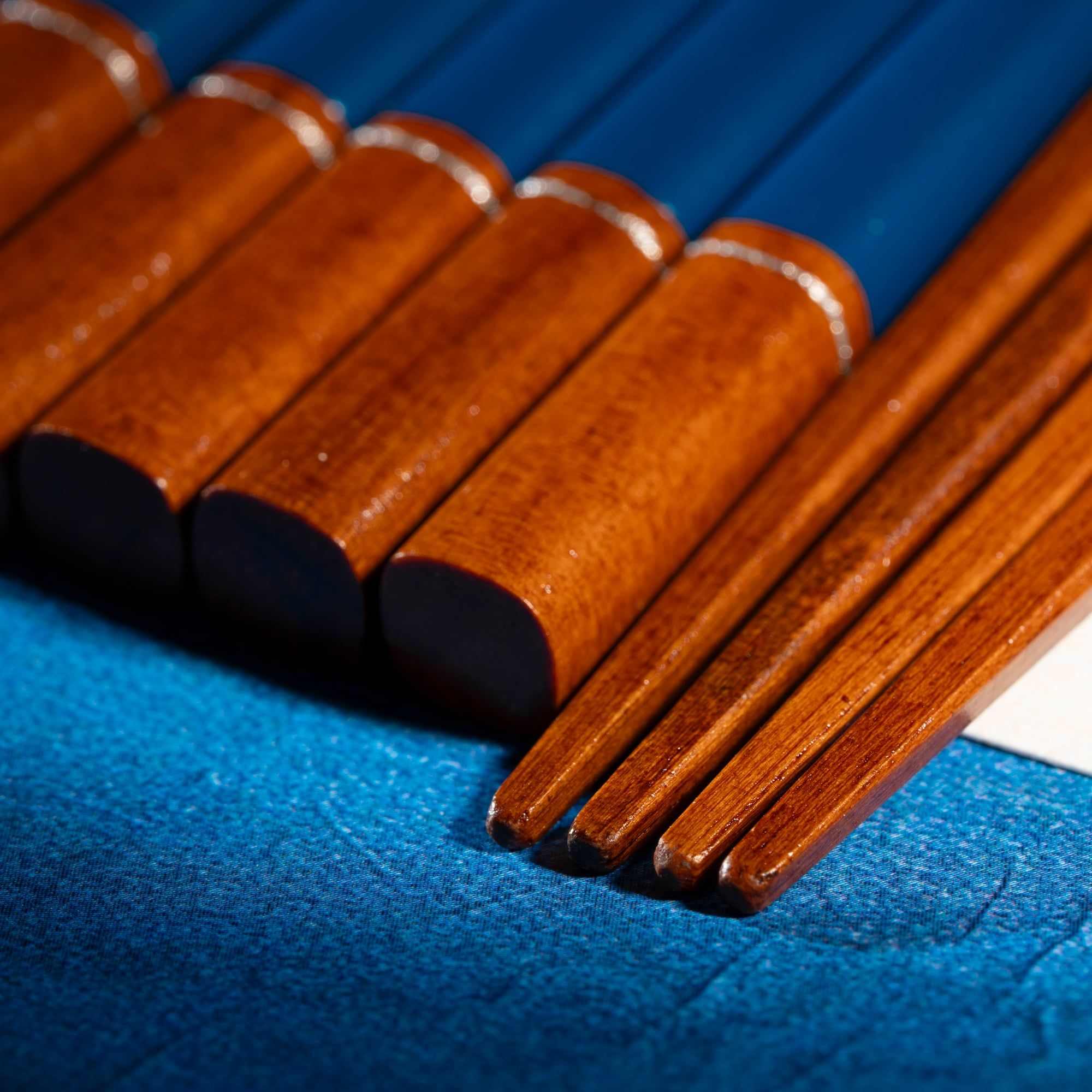  Đũa gỗ Nhật Genji (01 đôi) sơn mài viền xanh cobalt | Hyozaemon Chopstick 1115 - S-127 