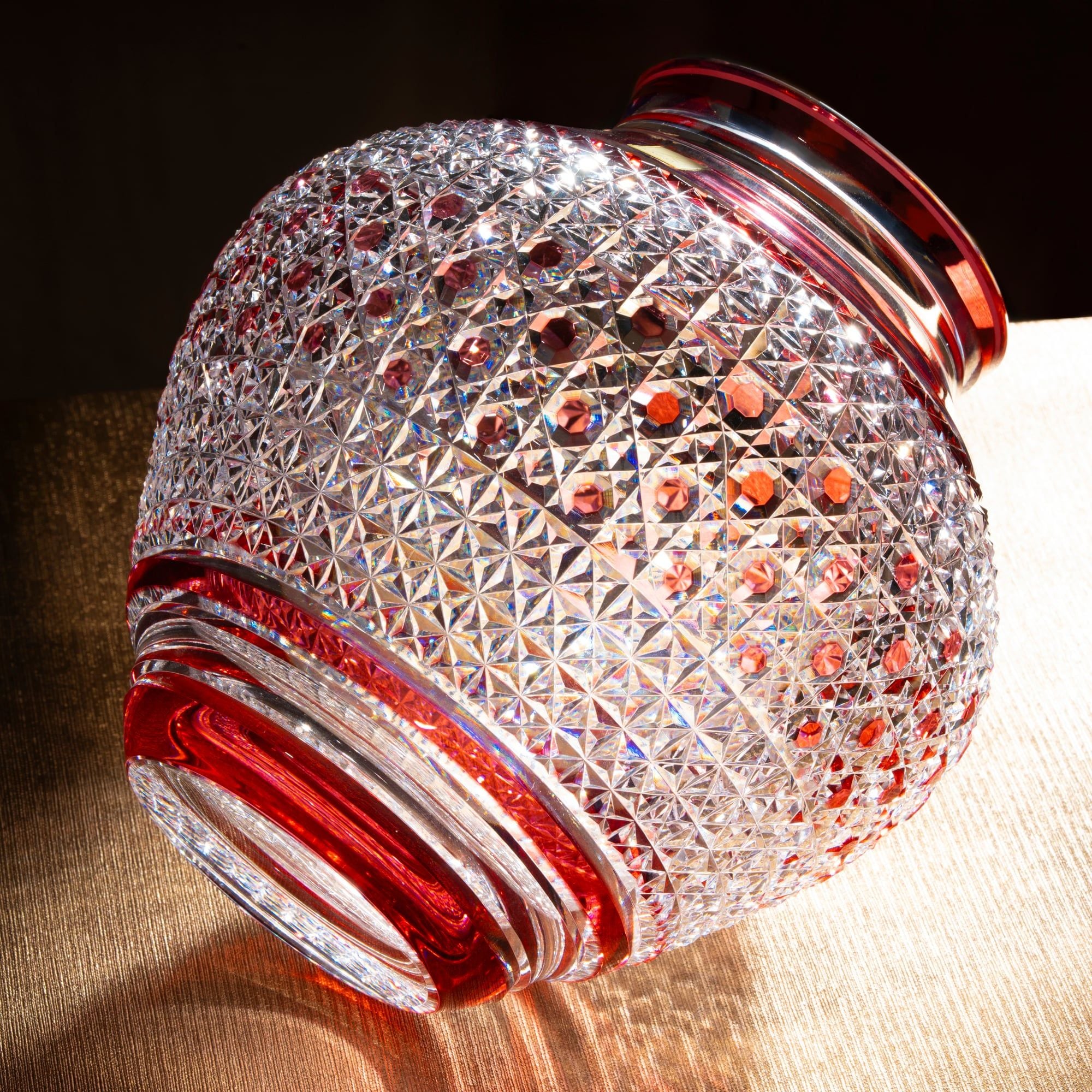  Bình hoa (lọ hoa) pha lê Edo Kiriko 'Hemp Leaf & Octagonal Basketweave' 20cm thân bầu màu đỏ | Kagami Crystal F475 - 2314-CAU 