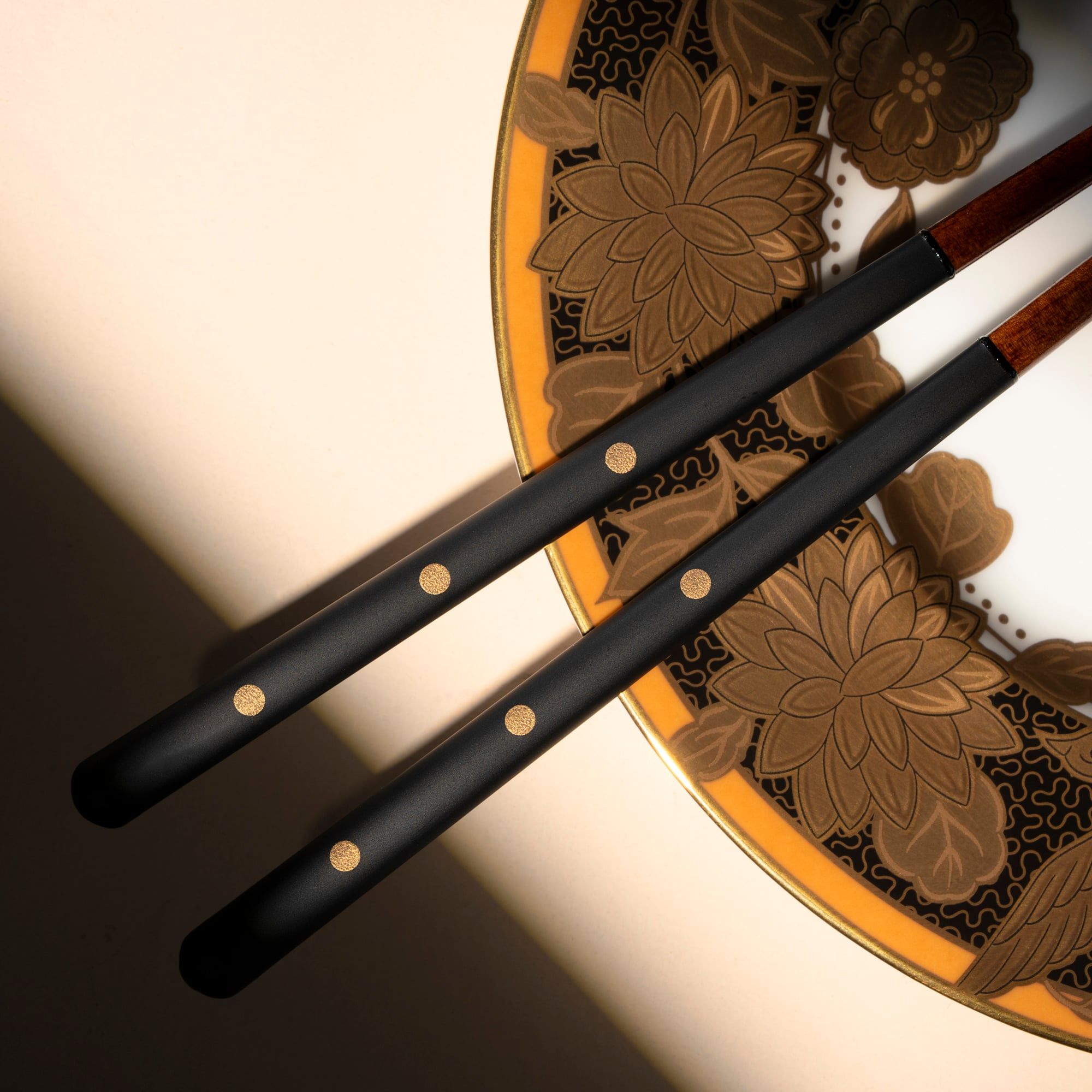  Bộ 5 đôi đũa gỗ Nhật Dot sơn mài họa tiết chấm bi 23.5cm | Hyozaemon Chopstick 1115 - ST-091 