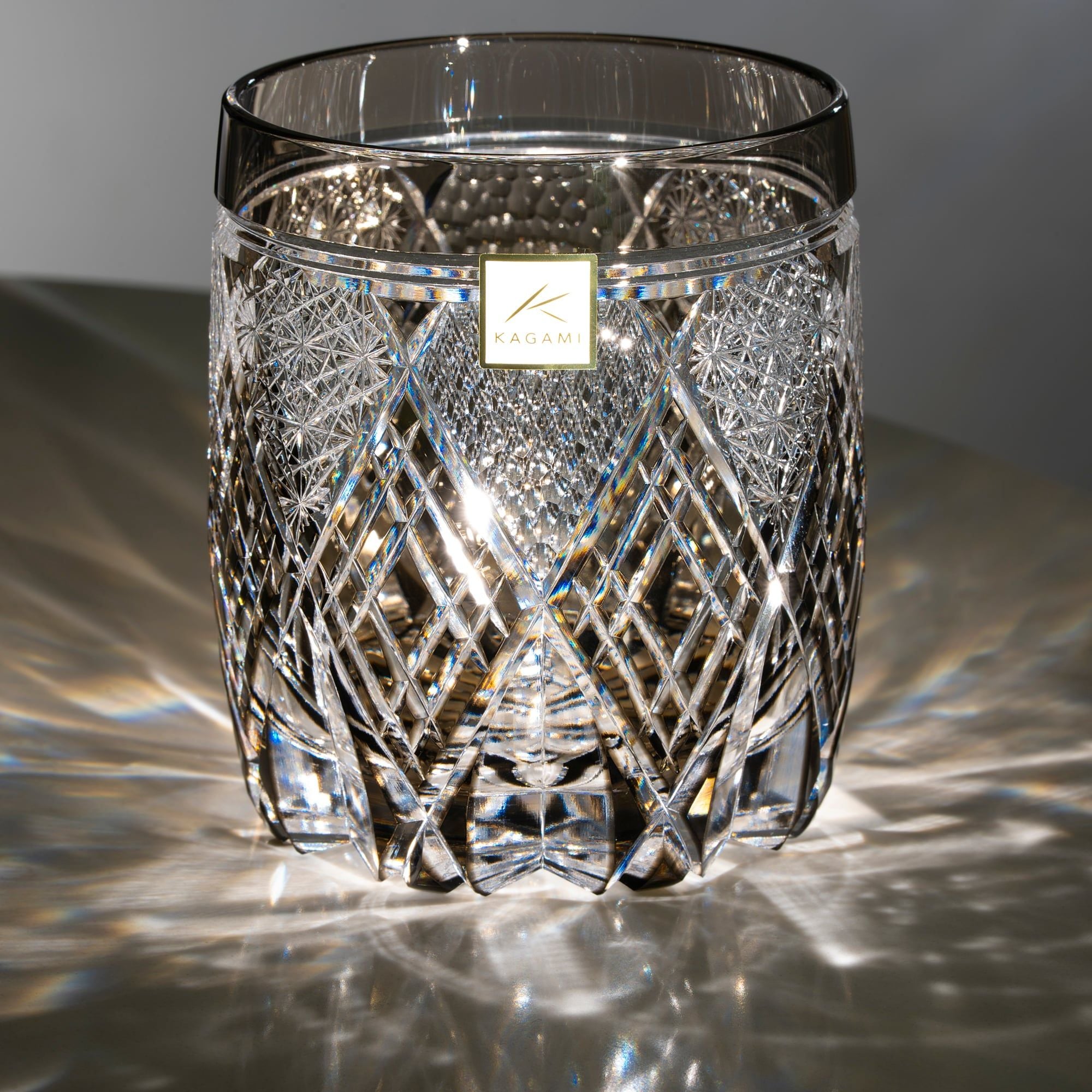  Ly pha lê rock glass họa tiết Edo Kiriko 'Shigebishi' 330ml màu trà được chế tác bởi nghệ nhân Junichi Nabetani | Kagami T794 - 3011-BLK 