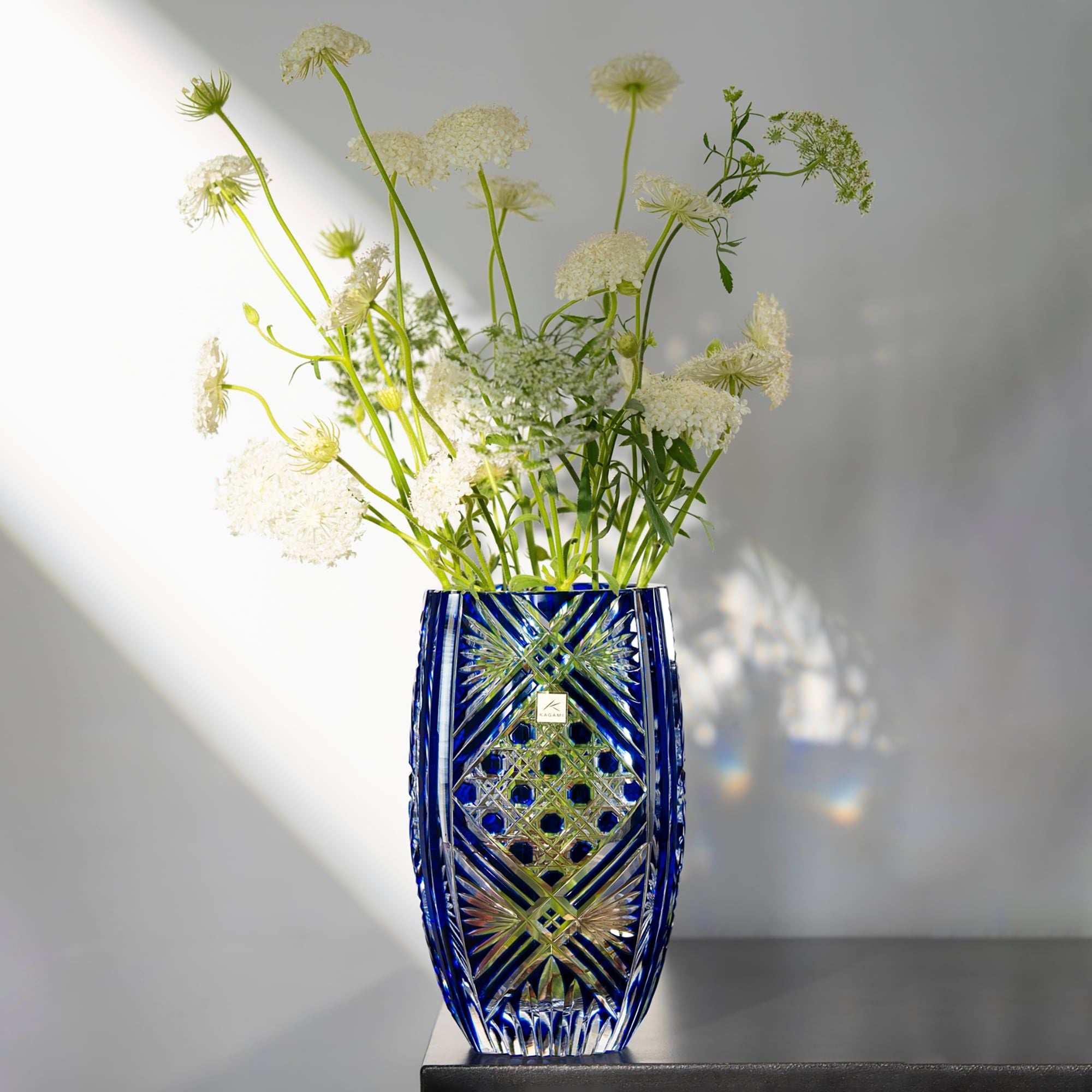  Bình hoa (lọ hoa) pha lê Edo Kiriko 'Bamboo Leaf & Octagonal Basketweave' 21cm màu xanh cobalt | Kagami Crystal F673 - 1845-CCB 