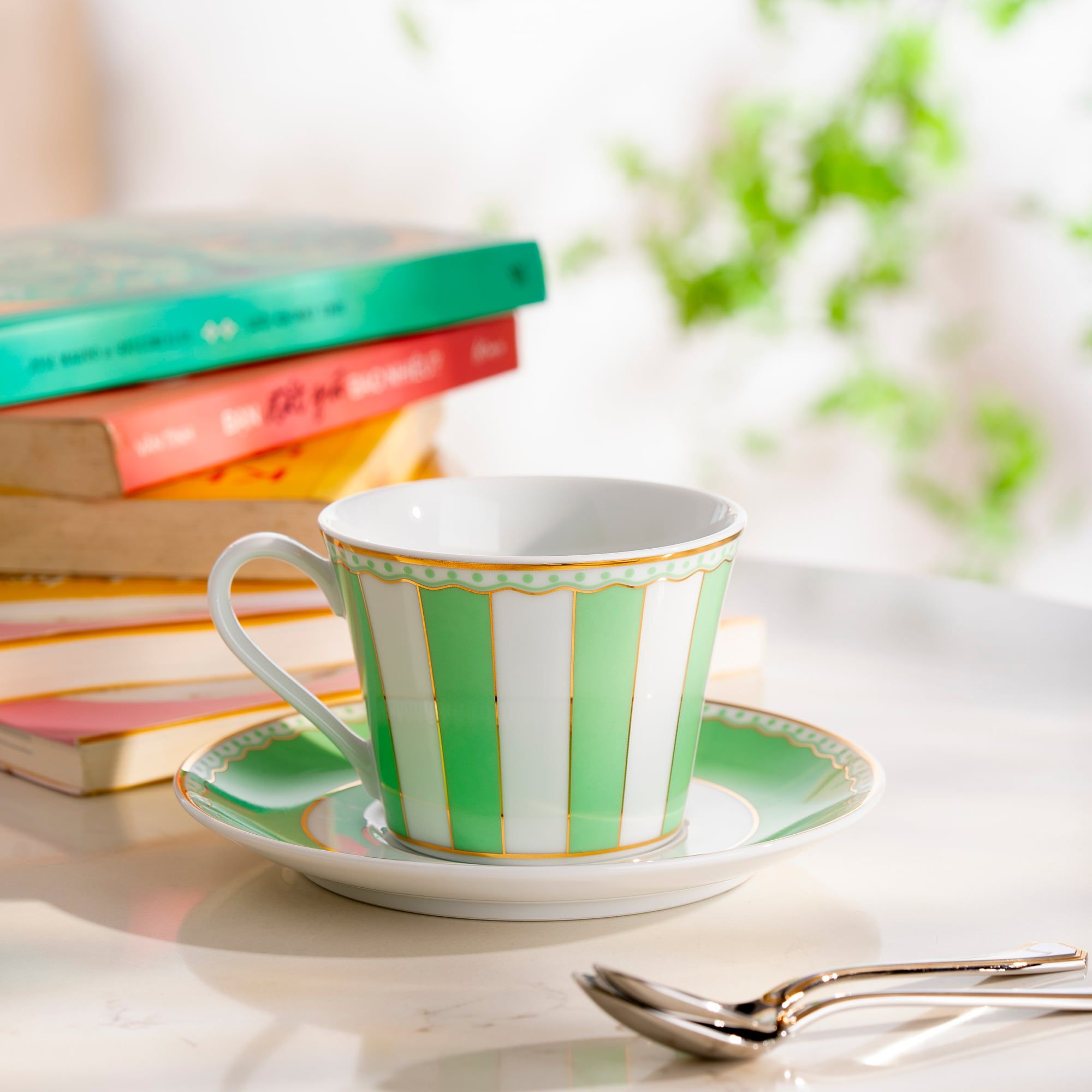  Bộ ấm chén uống trà (ấm 630ml, chén 250ml) 13 món sứ trắng (xanh lá pastel) | CRNIVL Apple Green M-252L - T014M 