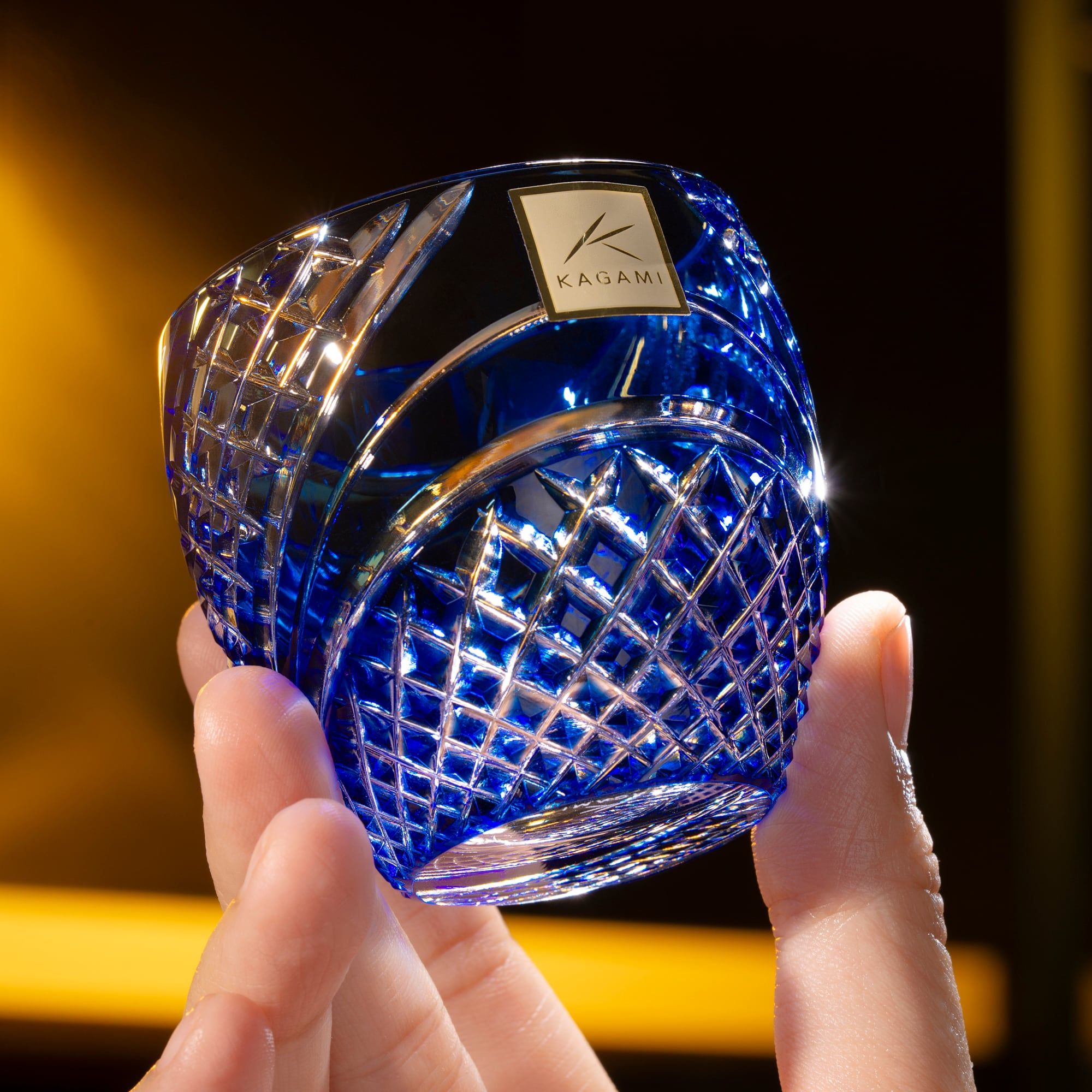  Ly pha lê sake Edo Kiriko “Fish scales strip" 80ml màu xanh cobalt | Kagami Crystal T535 - 2044-CCB 