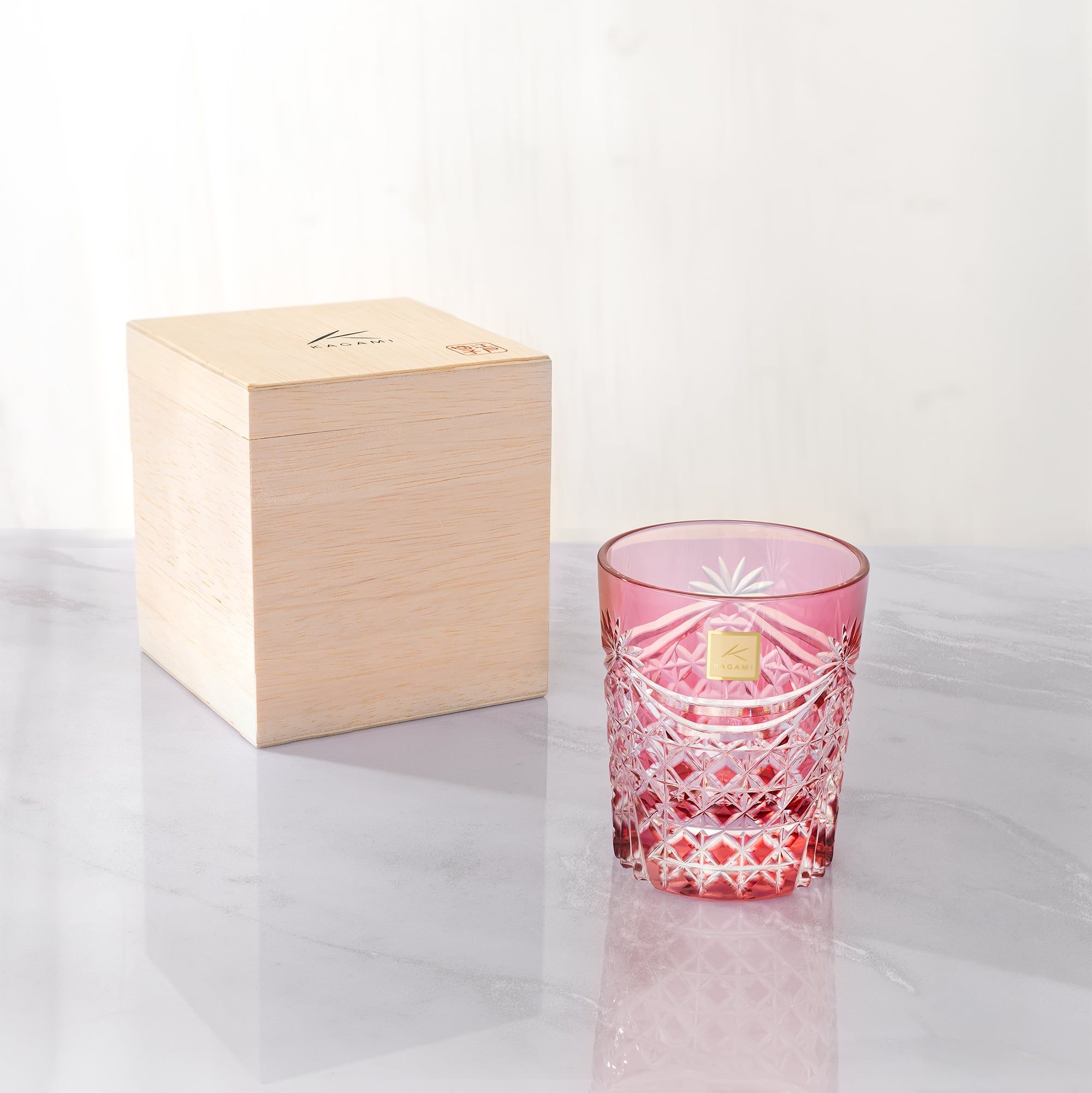  Ly pha lê rock glass họa tiết Edo Kiriko (Square Basket Weave) dung tích 240ml màu đỏ | Kagami T370 - 2835-CAU 