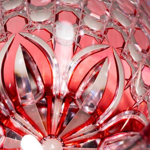 Ly pha lê rock glass họa tiết Edo Kiriko 'Saika' 300ml màu đỏ được chế tác bởi nghệ nhân Junichi Nabeya | Kagami T792 - 3012-CAU 