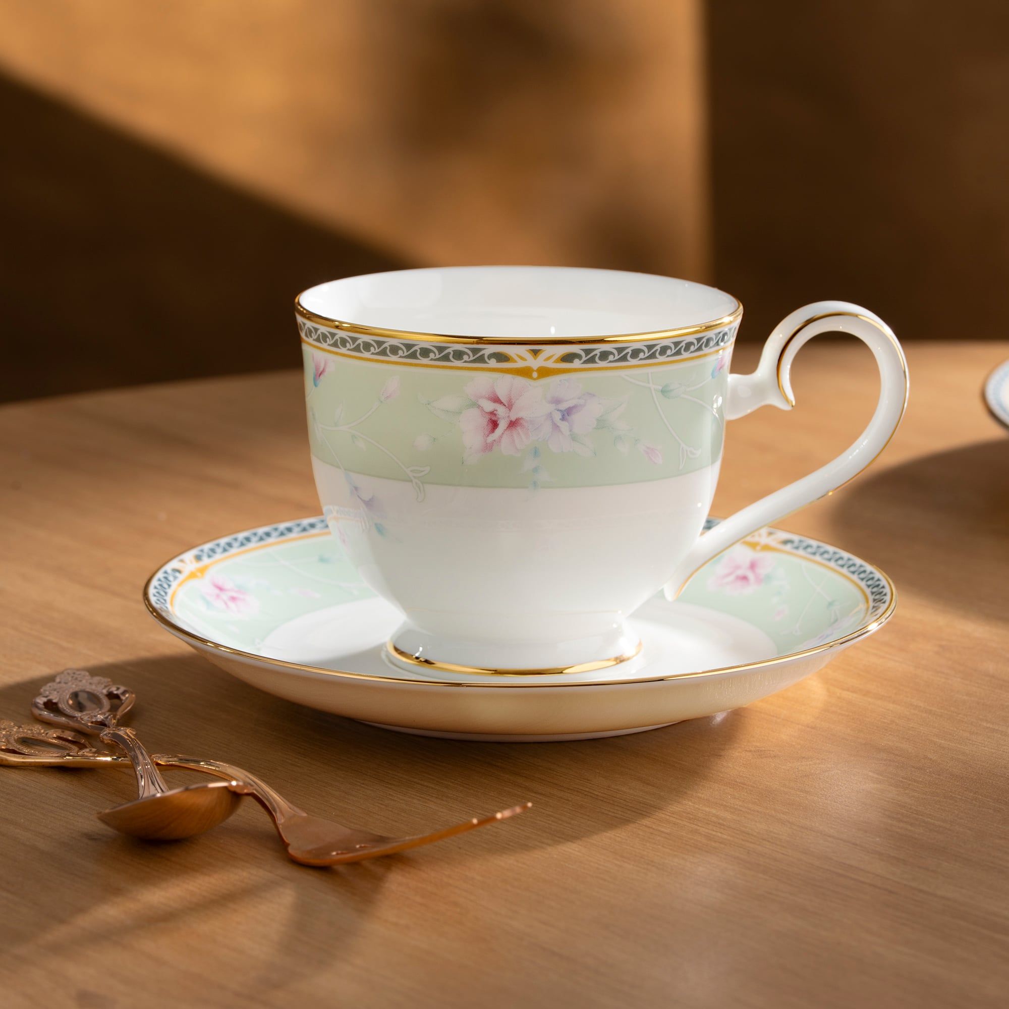  Bộ ấm chén uống trà (ấm 1.300ml, chén 230ml) 15 món sứ xương | Spring Symphony 4998L - T017A 