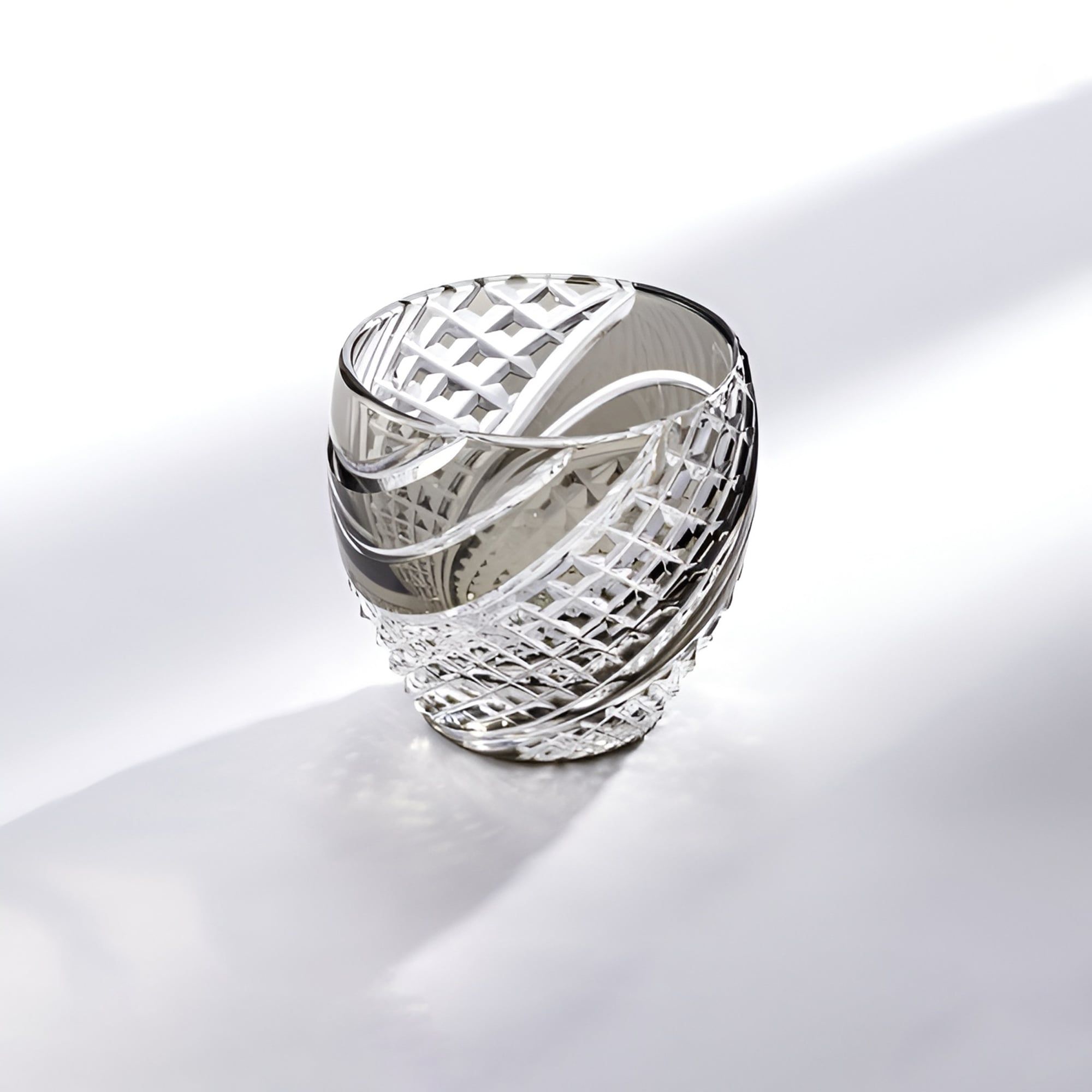  Ly pha lê sake Edo Kiriko “Fish scales strip" 80ml màu trà | Kagami Crystal T535 - 2044-BLK 