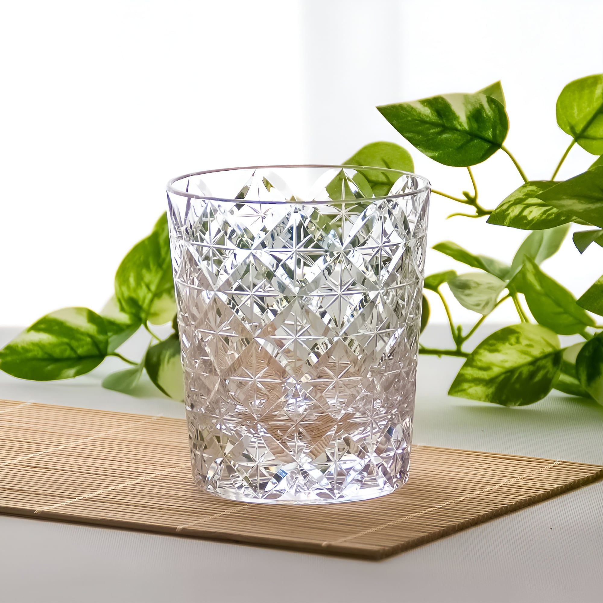  Ly pha lê rock glass họa tiết Edo Kiriko 'Shippo' 250ml được chế tác bởi nghệ nhân Satoshi Nabeya | Kagami Crystal T748 - 2834 