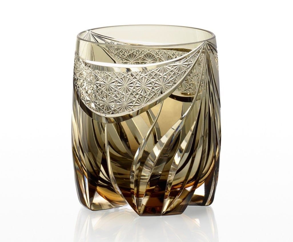  Ly pha lê rock glass họa tiết Edo Kiriko (Toranomai) 330ml màu trà được chế tác bởi nghệ nhân Tatsuya Nemoto | Kagami T754 - 3004-WUK 