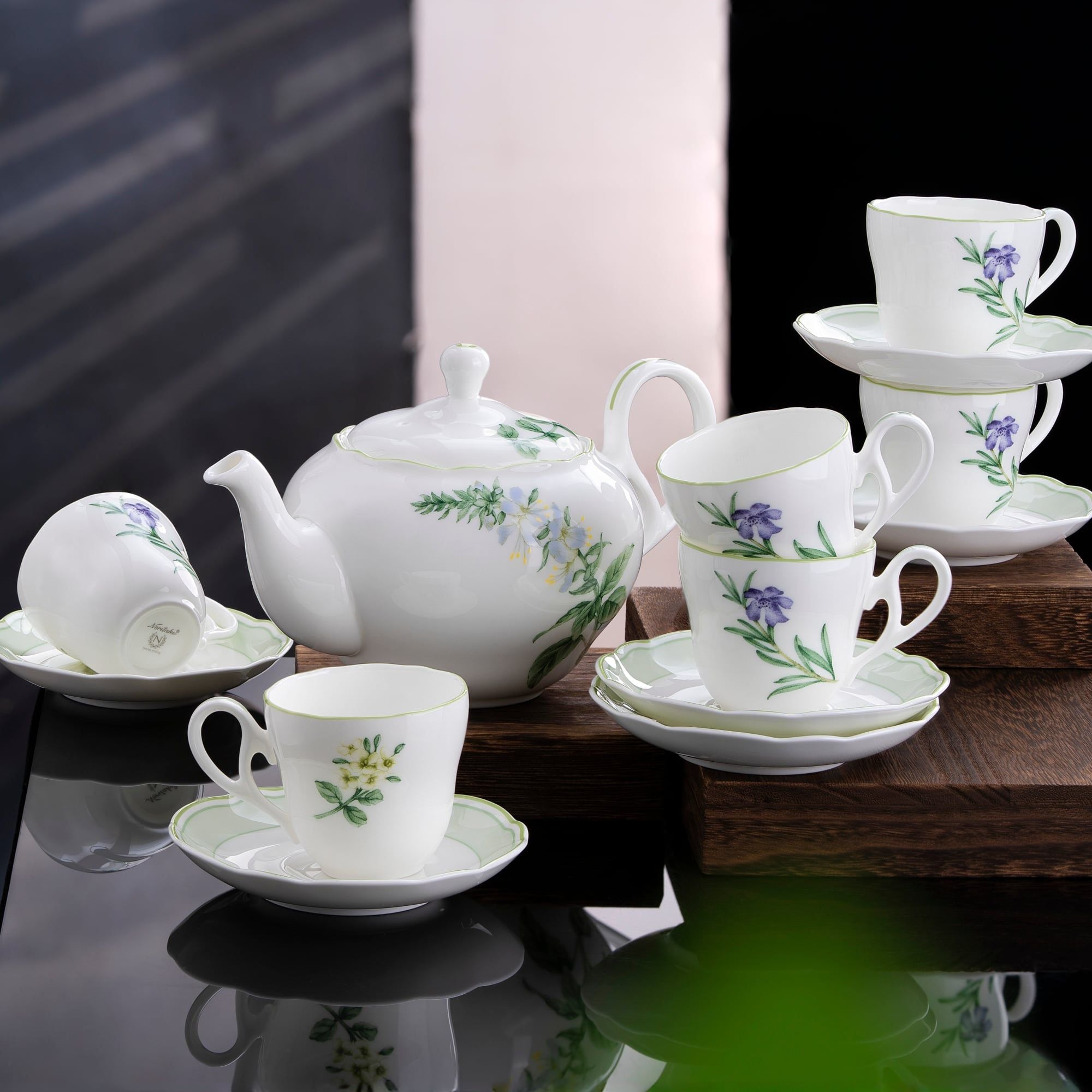  Bộ ấm chén uống trà nhỏ (ấm 600ml, chén 105ml) 13 món sứ xương | English Herbs 4942L - T014S 