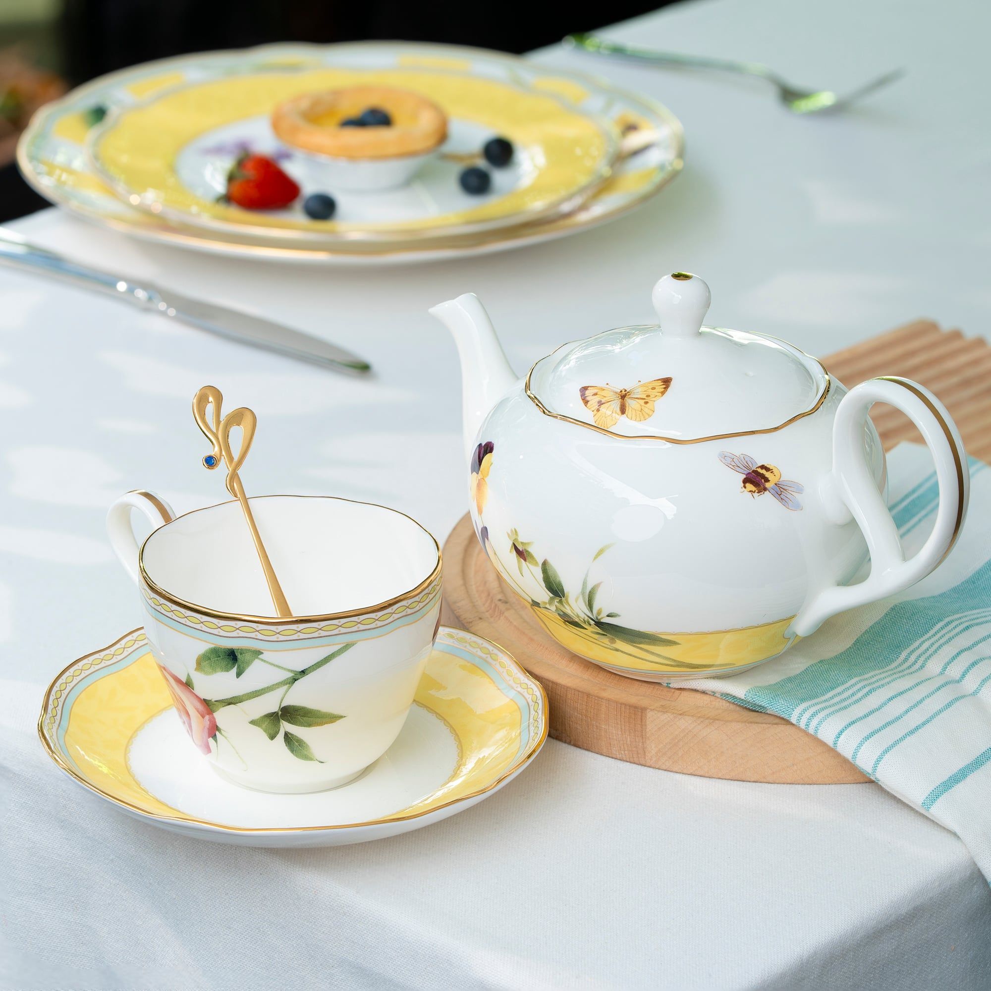  Bộ ấm chén uống trà 13 món (ấm 600ml, tách 250ml) sứ xương | Harvest Dream 4989L - T014M 