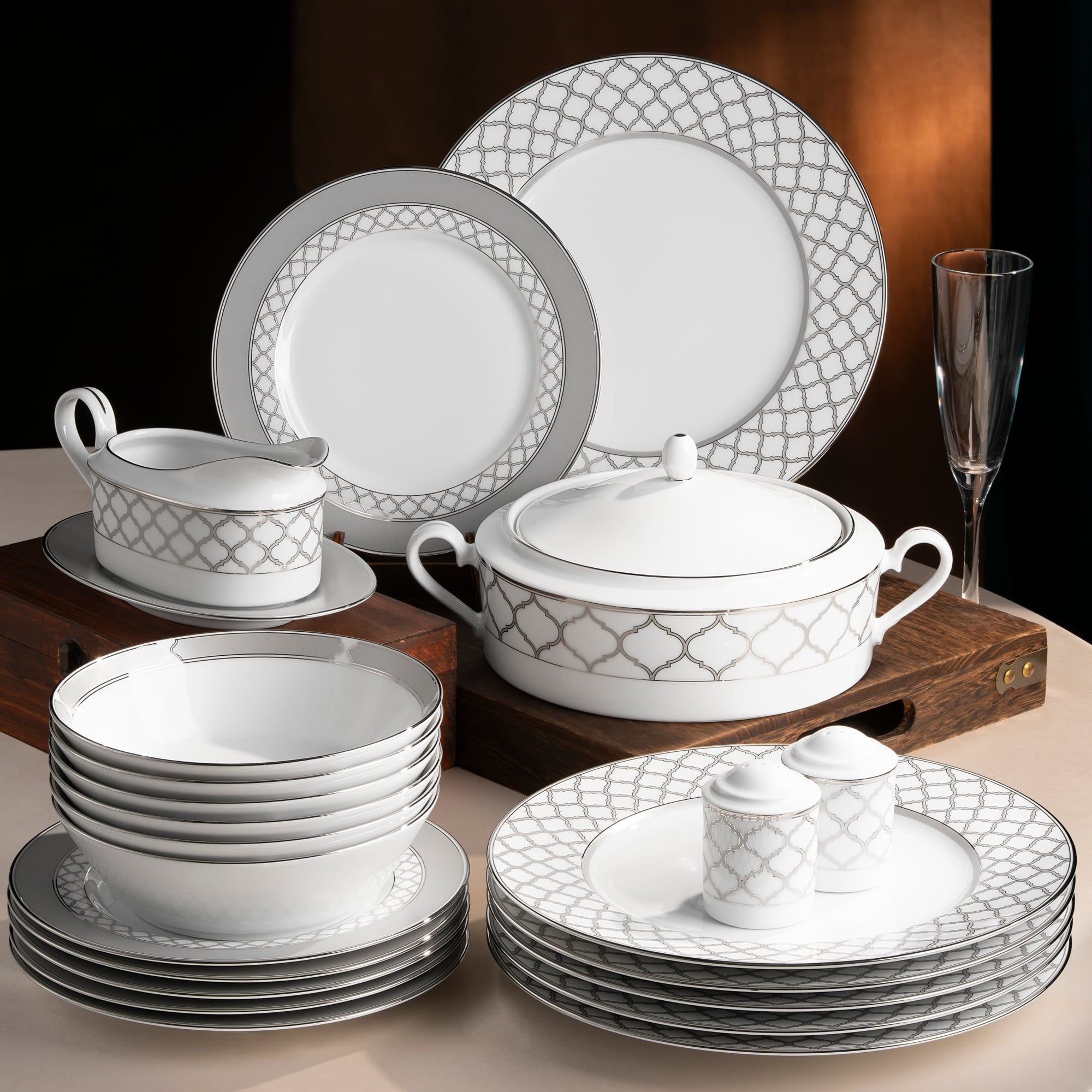  Bộ đĩa ăn kiểu Âu 22 món (cho 6 người) sứ trắng | Eternal Palace 1717L - D024AM 