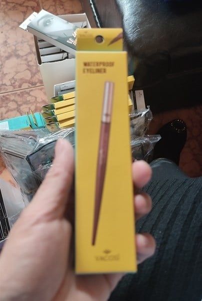 VACOSI_Bút Kẻ Mắt Nước Siêu Lì Sắc Mảnh Màu Nâu Đen 5ml