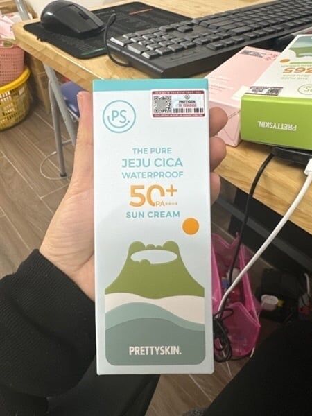 PRETTYSKIN_Kem Chống Nắng Kháng Nước The Pure Jeju Cica 50ml