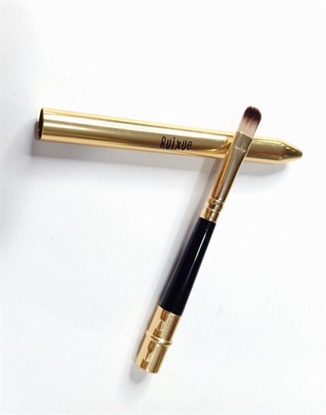 RUIXUE_Cọ Môi Có Nắp