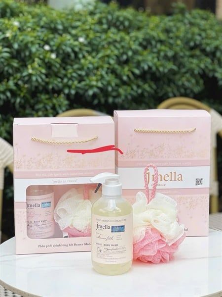 JMELLA_Set Bông Tắm + Sữa Tắm Dưỡng Ẩm Hương Nước Hoa No.01 Blooming Peony 1000ml