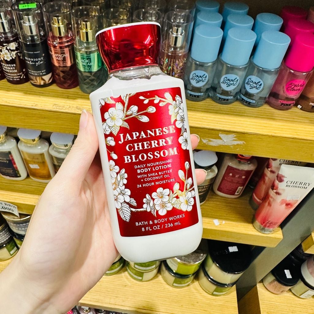 B&BW_Sữa Dưỡng Thể Japanese Cherry Blossom Body Lotion Mới 236ml