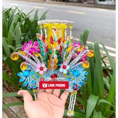 Mão bà hột đá ngũ sắc (Đỏ/Vàng) - Size tượng: 30cm-40cm (Ni 18-22cm): Mã BNS