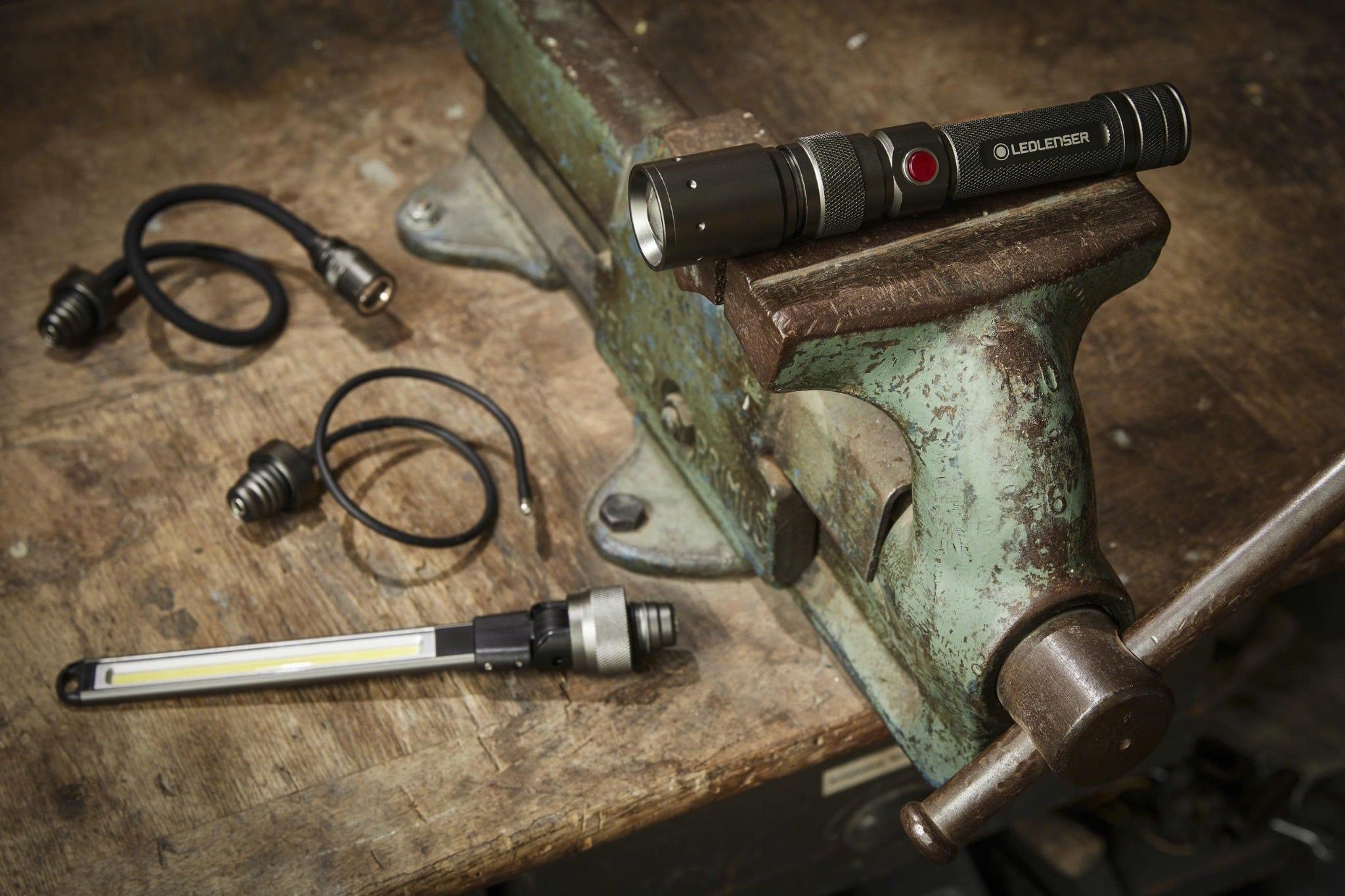  Đèn Pin Đa Năng Ledlenser Workers Friend 