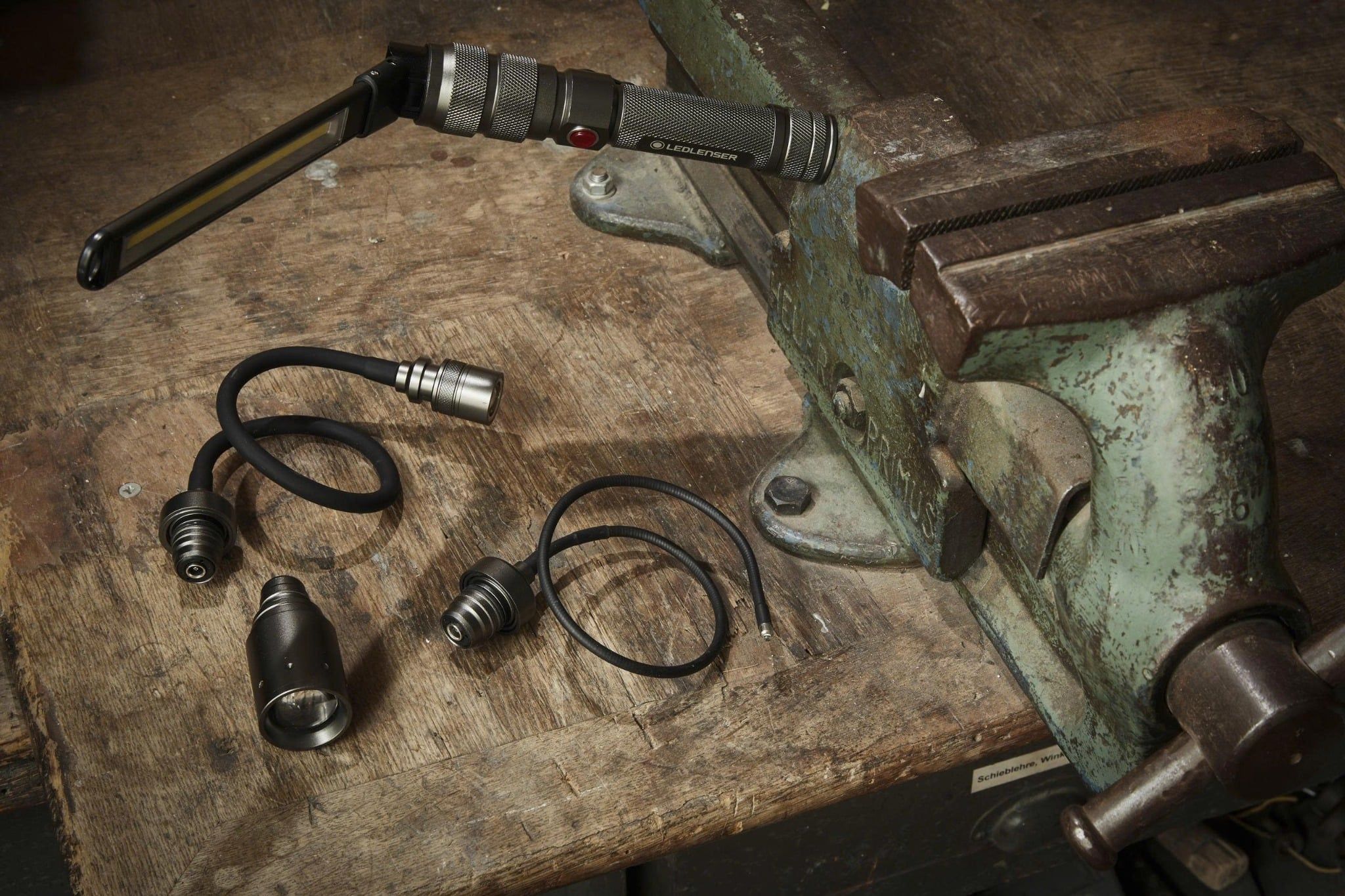  Đèn Pin Đa Năng Ledlenser Workers Friend 