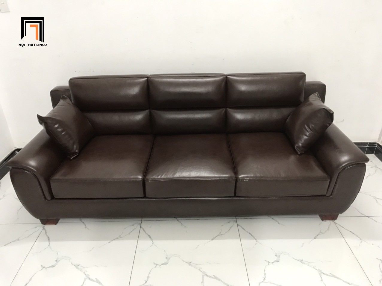  Ghế sofa băng sang trọng 2m2 BT99 Pali da Pu bóng nâu đậm 