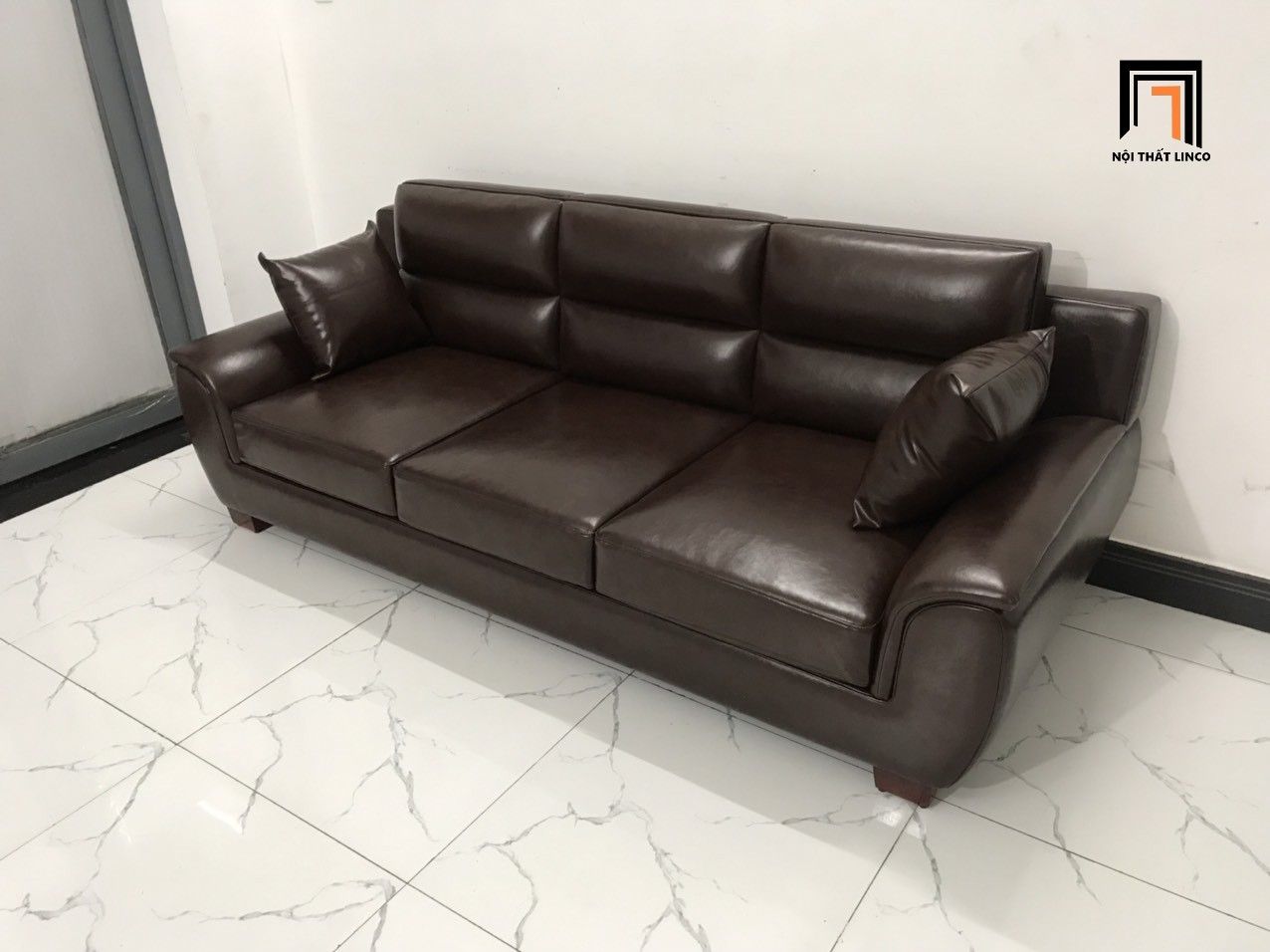  Ghế sofa băng sang trọng 2m2 BT99 Pali da Pu bóng nâu đậm 