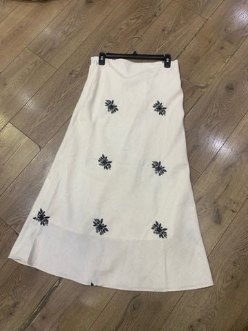 VÁY TAHARI LINEN THÊU HOA