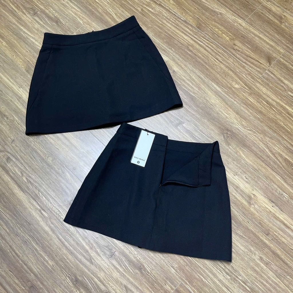 CHÂN VÁY VERO MODA ĐEN CÓ QUẦN