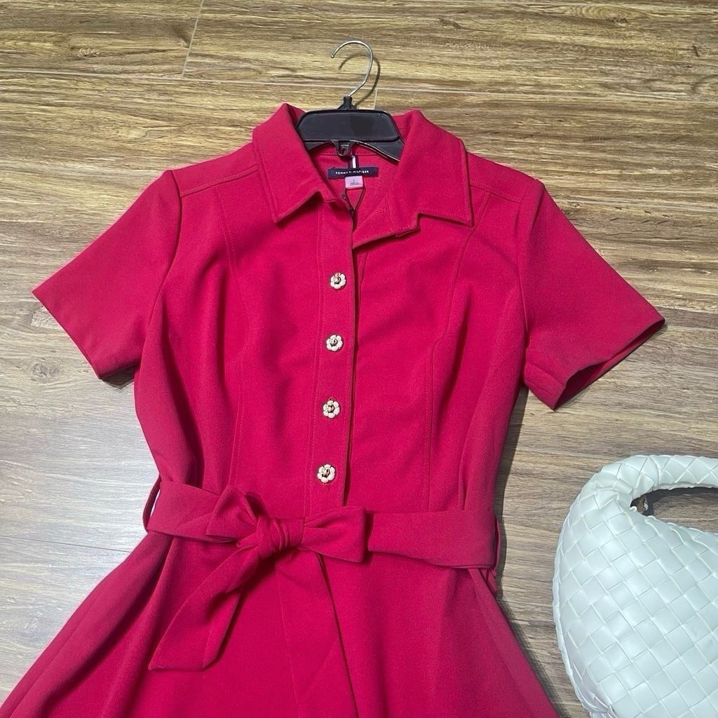 ĐẦM TOMMY 4 NÚT VÀNG