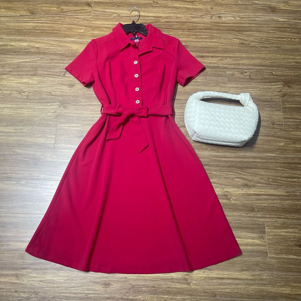 ĐẦM TOMMY 4 NÚT VÀNG