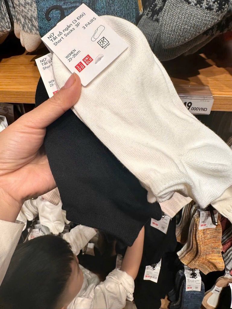 VỚ UNIQLO 1 SET 3 ĐÔI TRẮNG VÀ ĐEN