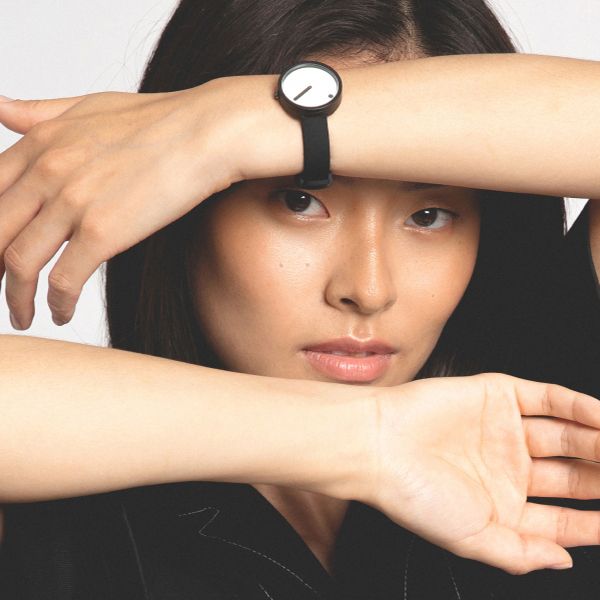  Đồng hồ Picto White & Black Dial / Matt Black Mesh Band 