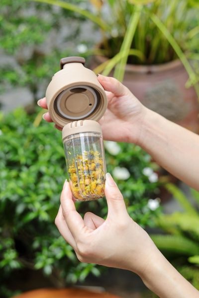 BÌNH TRITAN CÓ LÕI LỌC TRÀ GẮN NAM CHÂM KAIYO, DUNG TÍCH 700ML