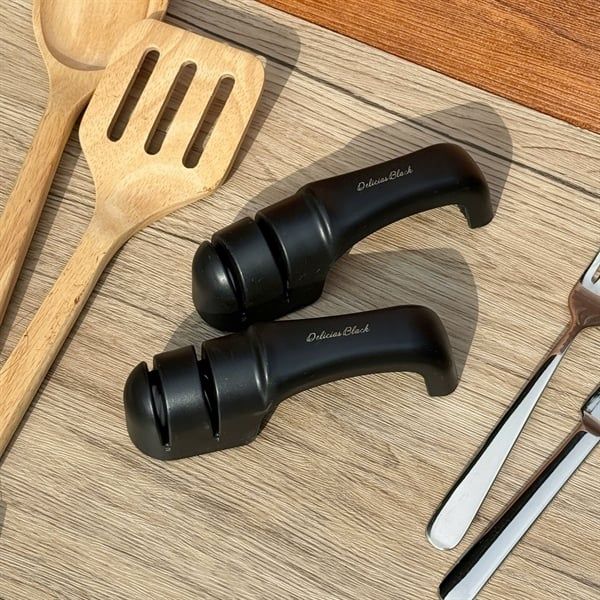 Dụng cụ mài dao 2 cấp độ cao cấp DELICIAS Black Nhật Bản