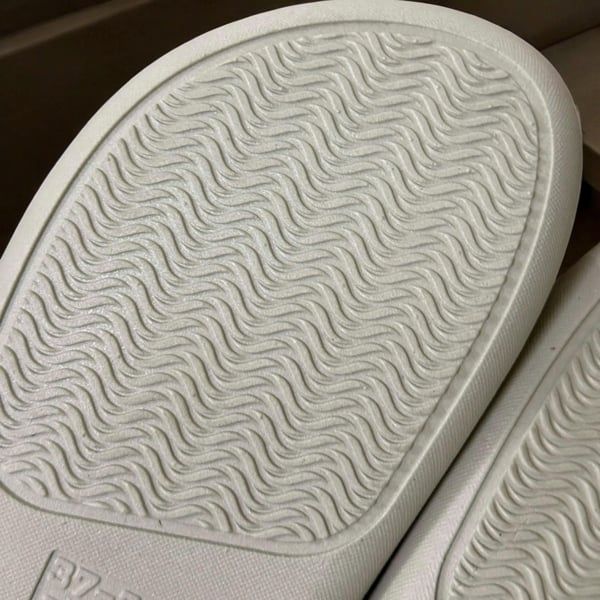 Dép SỰC đúc siêu bền có lỗ thoáng khí Comfy MÀU GHI VÀNG