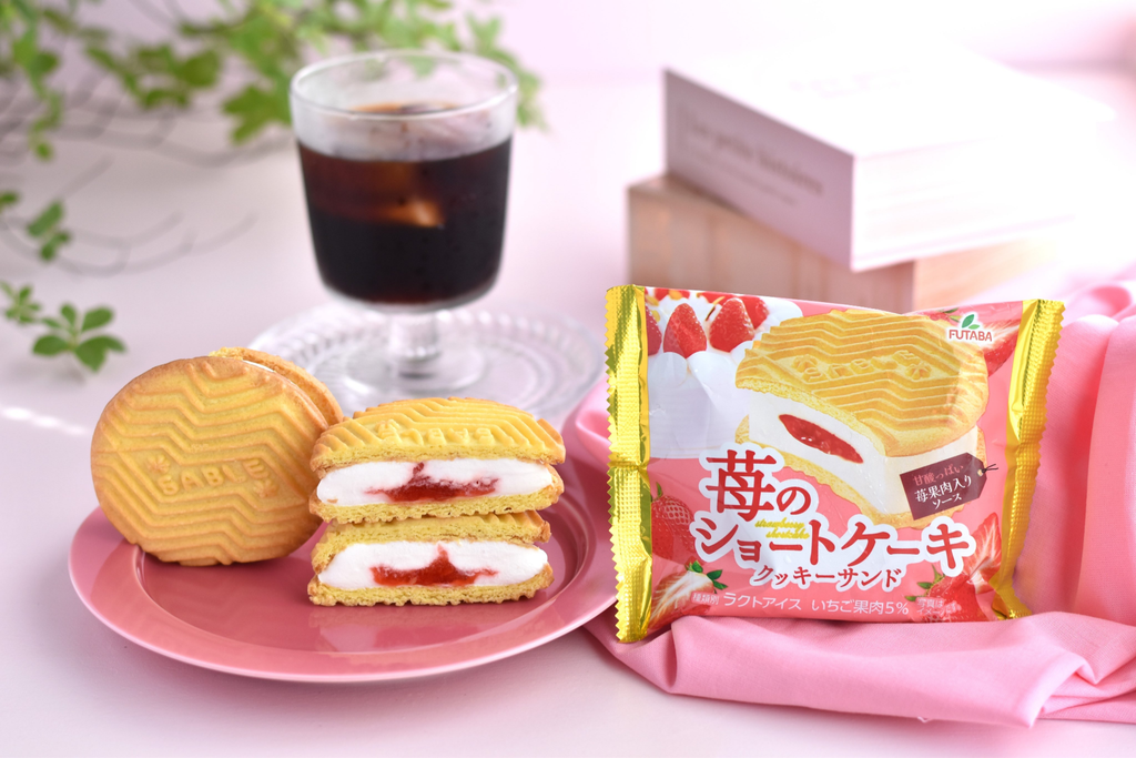 Kem Cookie Vị Dâu「苺のショートケーキクッキーサンド」