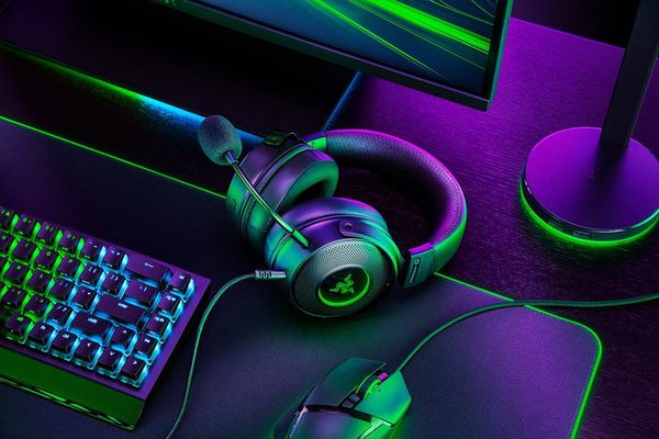 Tai nghe có dây có khung choàng đầu Razer Kraken V3 HyperSense
