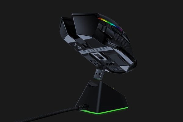 Chuột vi tính Razer Basilisk Ultimate with Charging Dock