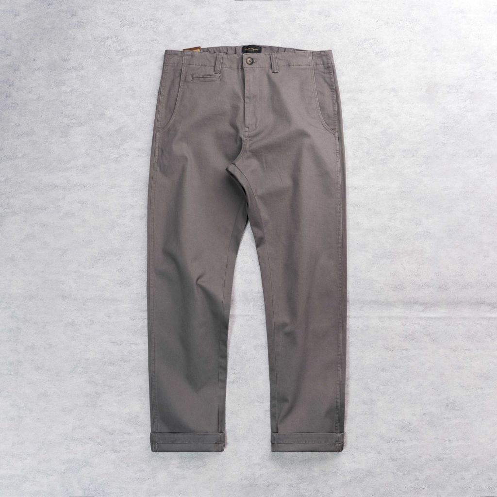 Quần Kaki Ôm Nhẹ Nam Dustyman Nova Slim Fit K685