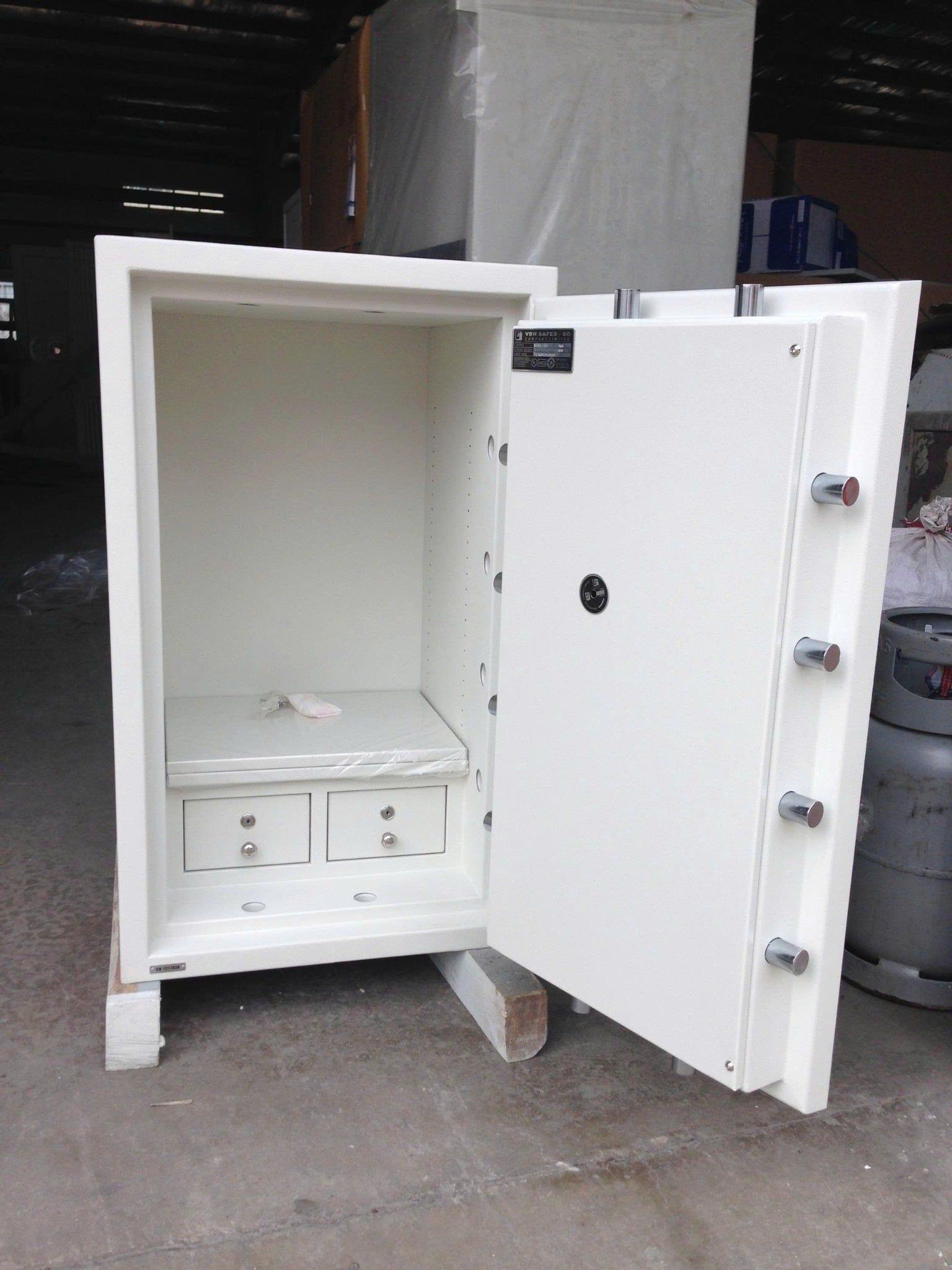  Két sắt VHD EURO II-100 