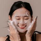  Sữa rửa mặt làm sạch sâu Weilaiya - Deep Cleansing And Repairing Facial Cleanser - 120g 