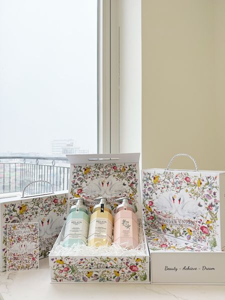 Hộp quà thiên nga 1 Cặp phục hồi nấm truffle + Sữa tắm hoa trà