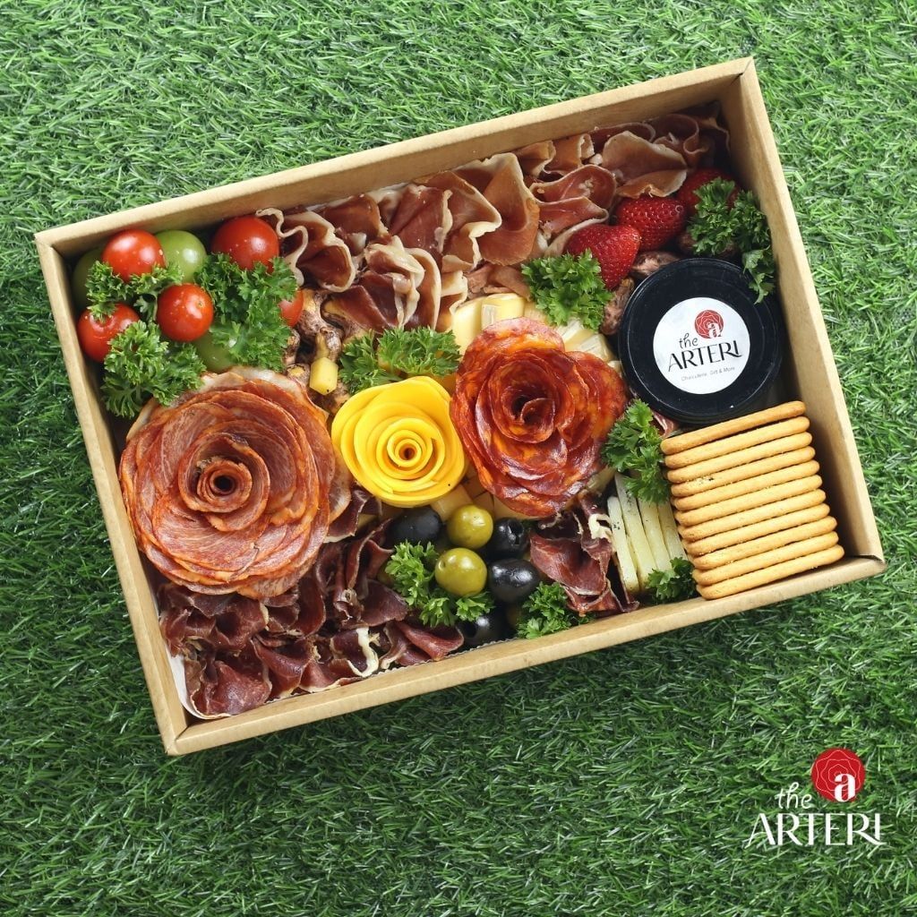 The Feast Charcuterie Board - Cold Cuts Chuẩn Âu